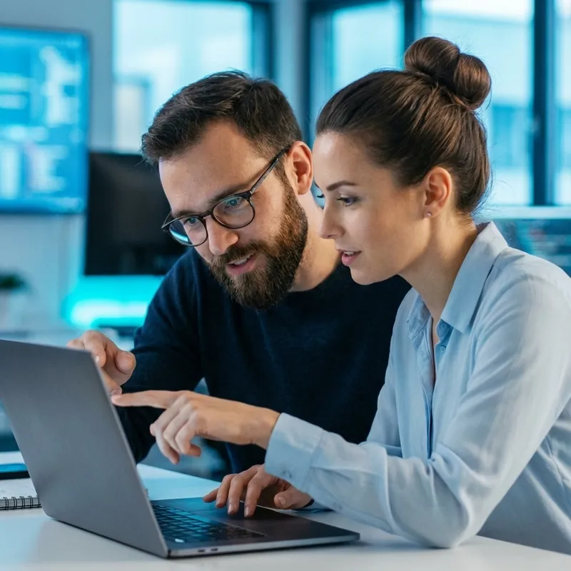 Teneridat Team collaborating